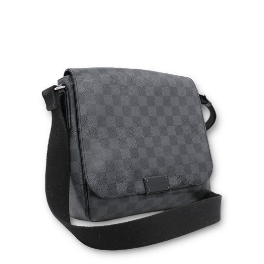 Louis Vuitton District PM Damier graphite